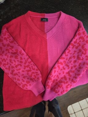 Vici Two-Tone Hot Pink & Pink Leopard V-Neck Sweater